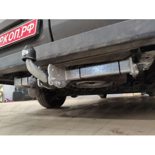 F125A GALIA Полностью оцинкованный фаркоп на Ford Tourneo 2013-, Ford Transit 2013-. Тип шара: A. Установка без снятия и выреза бампера. Нагрузки: 3500/140 кг, масса фаркопа 20,02 кг