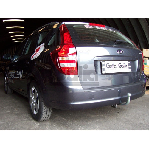 K030A GALIA Полностью оцинкованный фаркоп на Kia Ceed универсал 2006-2012. Тип шара: A. Невидимый вырез бампера. Нагрузки: 1500/75 кг, масса фаркопа 16,82 кг