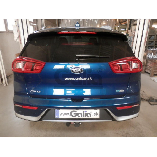 K040C GALIA Полностью оцинкованный фаркоп на Kia Niro 2016-2021. Тип шара: C (горизонтальный съемный). Невидимый вырез бампера. Нагрузки: 1300/100 кг, масса фаркопа 14,87 кг