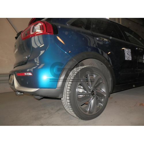 K040C GALIA Полностью оцинкованный фаркоп на Kia Niro 2016-2021. Тип шара: C (горизонтальный съемный). Невидимый вырез бампера. Нагрузки: 1300/100 кг, масса фаркопа 14,87 кг