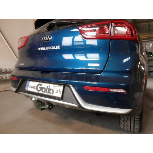 K040C GALIA Полностью оцинкованный фаркоп на Kia Niro 2016-2021. Тип шара: C (горизонтальный съемный). Невидимый вырез бампера. Нагрузки: 1300/100 кг, масса фаркопа 14,87 кг