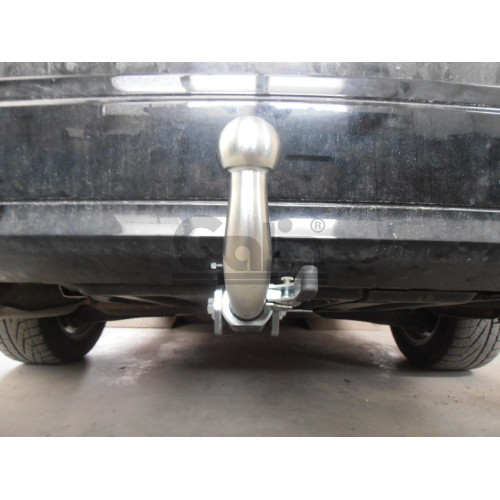 M125C GALIA Полностью оцинкованный фаркоп на Mercedes C-Class w204 седан 2007-2014 / s204 универсал 2007-2014, не подходит для AMG, не подходит на широкий бампер. Подрозетник убирается за бампер. Тип шара: C (горизонтальный съемный). Без выреза бампера. Н