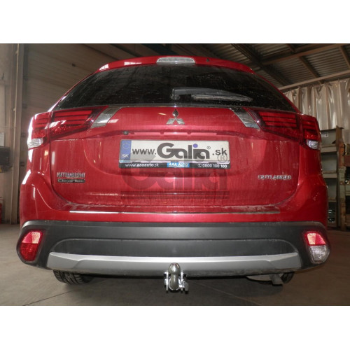 M126C GALIA Полностью оцинкованный фаркоп на Mitsubishi Outlander 2012-2019, 2019-2022. Подрозетник убирается за бампер. Тип шара: C (горизонтальный съемный). Подрезка бампера. Нагрузки: 2000/100 кг, масса фаркопа 22,77 кг