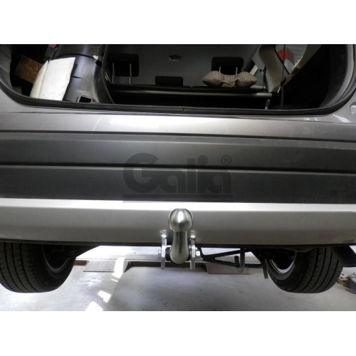 M126C GALIA Полностью оцинкованный фаркоп на Mitsubishi Outlander 2012-2019, 2019-2022. Подрозетник убирается за бампер. Тип шара: C (горизонтальный съемный). Подрезка бампера. Нагрузки: 2000/100 кг, масса фаркопа 22,77 кг