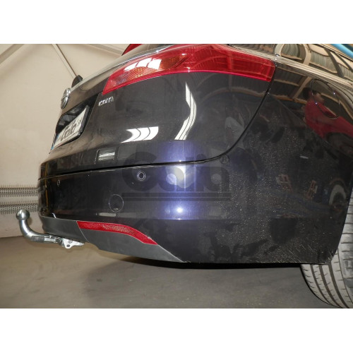 O059A GALIA Полностью оцинкованный фаркоп на Opel Insignia седан/универсал/хетчбек 2009-2017. Подрозетник убирается за бампер. Тип шара: A. Невидимый вырез бампера. Нагрузки: 2000/85 кг, масса фаркопа 16,22 кг