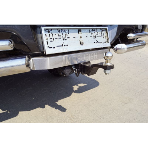 TCU00139 ТСС Фаркоп на Mitsubishi L200 2015-2019, 2019-2023 (только для а/м без заднего бампера) с накладкой с надписью Mitsubishi. Тип шара: E (шаровый узел под американский квадрат). Нагрузки: 2500/120 кг