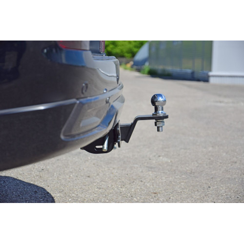 TLC-16-991122.00 PT GROUP Фаркоп на Toyota Land Cruiser 200 Executive/Excalibur 2016-2018 без подрезки бампера. Тип шара: E (легкосъемный шар под квадрат). Нагрузки: 3500/140 кг, масса фаркопа 12,1 кг (без электрики в комплекте, не комплектуется заглушкой