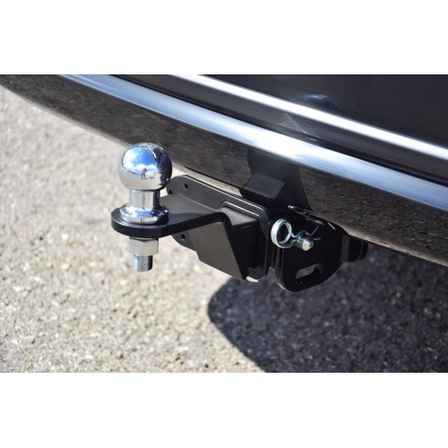 TLC-16-991122.00 PT GROUP Фаркоп на Toyota Land Cruiser 200 Executive/Excalibur 2016-2018 без подрезки бампера. Тип шара: E (легкосъемный шар под квадрат). Нагрузки: 3500/140 кг, масса фаркопа 12,1 кг (без электрики в комплекте, не комплектуется заглушкой
