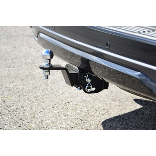 TLC-16-991122.00 PT GROUP Фаркоп на Toyota Land Cruiser 200 Executive/Excalibur 2016-2018 без подрезки бампера. Тип шара: E (легкосъемный шар под квадрат). Нагрузки: 3500/140 кг, масса фаркопа 12,1 кг (без электрики в комплекте, не комплектуется заглушкой