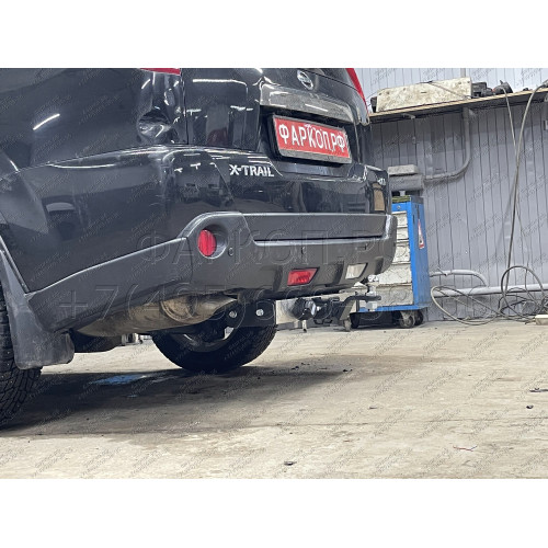 NXT-07-991124.00 PT GROUP Фаркоп с нержавеющей накладкой на Nissan X-Trail T31 2007-2014 без подрезки бампера. Тип шара: E (легкосъемный шар под квадрат). Нагрузки: 2200/100 кг, масса фаркопа 22,2 кг (без электрики в комплекте)
