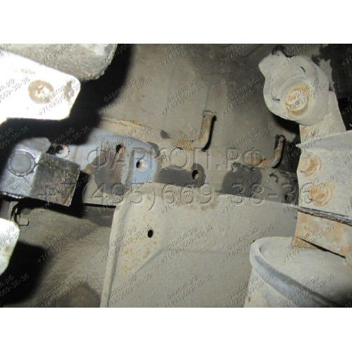 FA 0958-E Бизон Фаркоп на Mitsubishi Outlander 2003-2007 без подрезки бампера. Тип шара: E (легкосъемный шар под квадрат). Нагрузки: 2700/120 кг. Не комплектуется электрикой