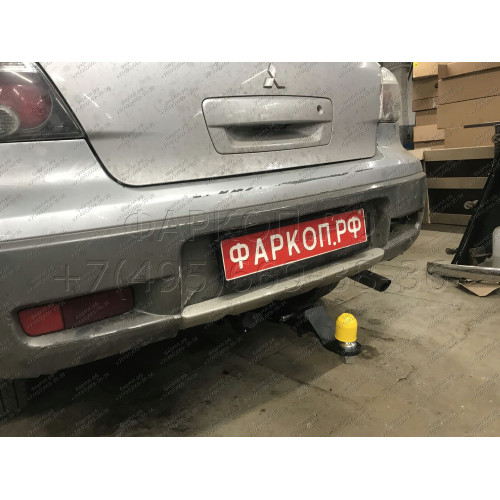 FA 0958-E Бизон Фаркоп на Mitsubishi Outlander 2003-2007 без подрезки бампера. Тип шара: E (легкосъемный шар под квадрат). Нагрузки: 2700/120 кг. Не комплектуется электрикой