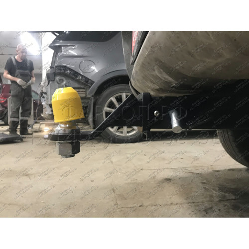 FA 0958-E Бизон Фаркоп на Mitsubishi Outlander 2003-2007 без подрезки бампера. Тип шара: E (легкосъемный шар под квадрат). Нагрузки: 2700/120 кг. Не комплектуется электрикой