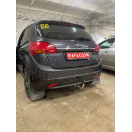 K035A GALIA Полностью оцинкованный фаркоп на Kia Venga 2010-2017. Подрозетник убирается за бампер. Тип шара: A. Невидимый вырез бампера. Нагрузки: 1300/75 кг, 