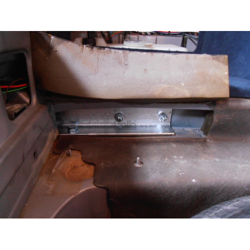 M025C GALIA Полностью оцинкованный фаркоп на Mercedes C-Class w202 седан / s202 универсал 1994-2000. Тип шара: C (горизонтальный съемный). Установка без снятия и выреза бампера. Нагрузки: 1650/75 кг, масса фаркопа 15,6 кг