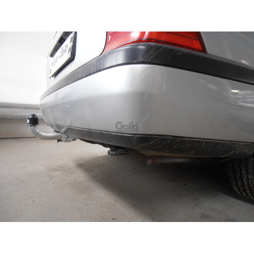 M025C GALIA Полностью оцинкованный фаркоп на Mercedes C-Class w202 седан / s202 универсал 1994-2000. Тип шара: C (горизонтальный съемный). Установка без снятия и выреза бампера. Нагрузки: 1650/75 кг, масса фаркопа 15,6 кг