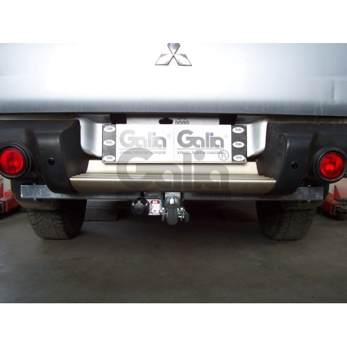 M120A GALIA Полностью оцинкованный фаркоп на Mitsubishi L200 1996-2006, 2006-2015, 2015-2023, FIAT Fullback 2016-2019. Тип шара: A. Без выреза бампера. Нагрузки: 3100/125 кг, масса фаркопа 28,25 кг