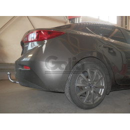 M135C GALIA Полностью оцинкованный фаркоп на Mazda 3 седан 2013-2019. Подрозетник убирается за бампер. Тип шара: C (горизонтальный съемный). Установка бе