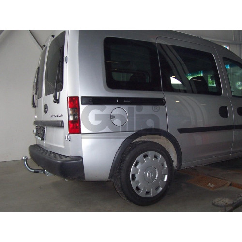 O037C GALIA Полностью оцинкованный фаркоп на Opel Combo 2004-2012. Подрозетник убирается за бампер. Тип шара: C (горизонтальный съемный). Невидимый вырез бампера. Нагрузки: 1200/50 кг, масса фаркопа 15,47 кг