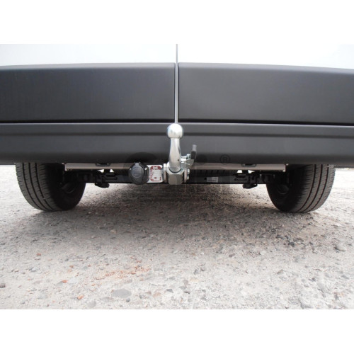 O060C GALIA Полностью оцинкованный фаркоп на Renault Master 2010-, Opel Movano B 2010-2021, Nissan NV400 2011-2021, Nissan Interstar 2022- фургон без ступеньки, передний привод, кроме двухскатных авто. Тип шара: C (горизонтальный съемный). Установка без с