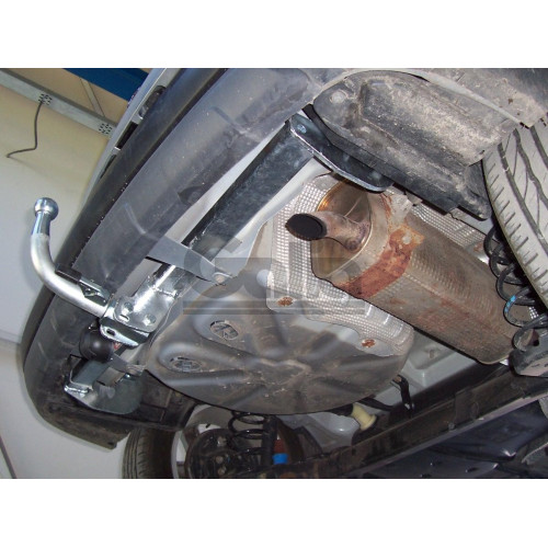 P038C GALIA Полностью оцинкованный фаркоп на Peugeot 207 универсал 2007-2012. Тип шара: C (горизонтальный съемный). Установка без выреза бампера. Нагрузки: 1150/46 кг, масса фаркопа 16,07 кг
