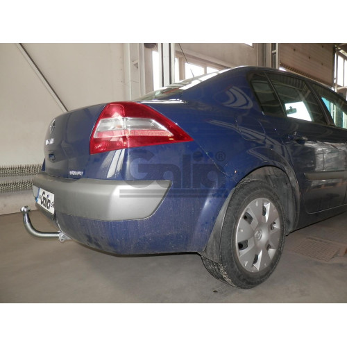 R074C GALIA Полностью оцинкованный фаркоп на Renault Megane II 2003-2008 (classic) седан/универсал, Megane III универсал 2008-2016. Подрозетник убирается за бампер. Тип шара: C (горизонтальный съемный). Установка без выреза бампера. Нагрузки: 1300/75 кг, 