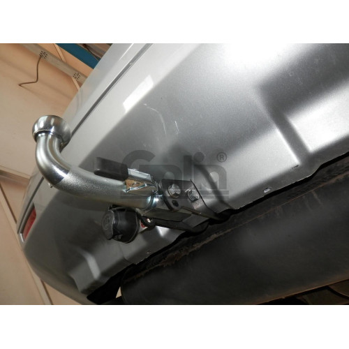 R094C GALIA Полностью оцинкованный фаркоп на Land Rover Freelander II 2008-2015. Тип шара: C (горизонтальный съемный). Невидимый вырез бампера. Нагрузки: 2300/145 кг, масса фаркопа 17,17 кг