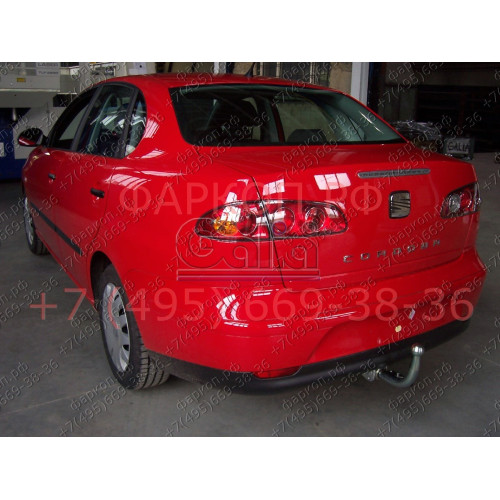 S070A GALIA Полностью оцинкованный фаркоп на SEAT Cordoba седан 2002-2009. Подрозетник убирается за бампер. Тип шара: A. Невидимый вырез бампера. Нагрузки: 1200/50 кг, масса фаркопа 13,75 кг