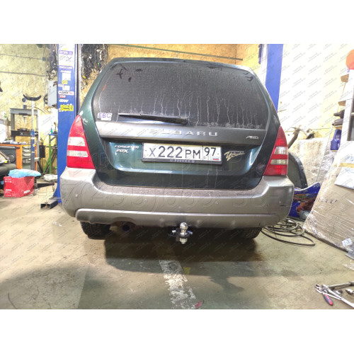 FA 0140-E Бизон Фаркоп на Subaru Forester 1997-2008 без подрезки бампера. Тип шара: E (легкосъемный шар под квадрат). Нагрузки: 2800/120 кг. Не комплектуется электрикой