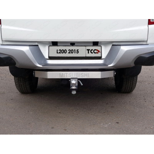 TCU00091 ТСС Фаркоп на Mitsubishi L200 2015-2019, 2019-2023 (с задним бампером) с накладкой с надписью Mitsubishi без подрезки бампера. Тип шара: E (шаровый узел под американский квадрат). Нагрузки: 1800/100 кг