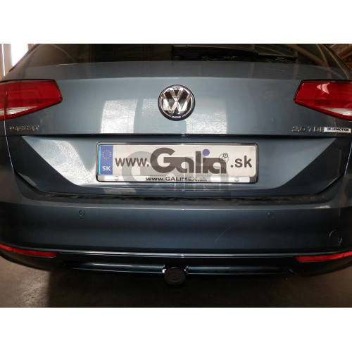 V081A GALIA Полностью оцинкованный фаркоп на Volkswagen Passat B8 седан/универсал 08/2014-2023, в т.ч. Alltrack B8 2015-2023, Skoda Superb 3 седан/универсал 03/2015-2024. Подрозетник убирается за бампер. Тип шара: A. Невидимый вырез бампера. Нагрузки: 220