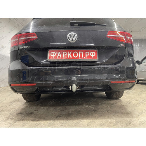 V081A GALIA Полностью оцинкованный фаркоп на Volkswagen Passat B8 седан/универсал 08/2014-2023, в т.ч. Alltrack B8 2015-2023, Skoda Superb 3 седан/универсал 03/2015-2024. Подрозетник убирается за бампер. Тип шара: A. Невидимый вырез бампера. Нагрузки: 220