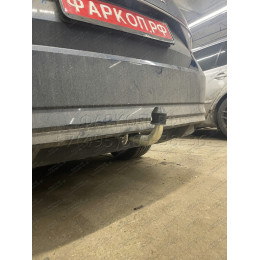 V081A GALIA Полностью оцинкованный фаркоп на Volkswagen Passat B8 седан/универсал 08/2014-2023, в т.ч. Alltrack B8 2015-2023, Skoda Superb 3 седан/универсал 03/2015-2024. Подрозетник 