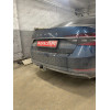 V081A GALIA Полностью оцинкованный фаркоп на Volkswagen Passat B8 седан/универсал 08/2014-2023, в т.ч. Alltrack B8 2015-2023, Skoda Superb 3 седан/универсал 03/2015-2024. Подрозетник убирается за бампер. Тип шара: A. Невидимый вырез бампера. Нагрузки: 220