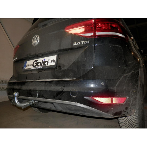 V082V GALIA Полностью оцинкованный фаркоп на Volkswagen Touran 2015-. Подрозетник убирается за бампер. Тип шара: AV (вертикальное быстросъемное крепление шара на ключе). Установка без выреза бампера. Нагрузки: 2000/100 кг, масса фаркопа 15,72 кг