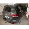 V082V GALIA Полностью оцинкованный фаркоп на Volkswagen Touran 2015-. Подрозетник убирается за бампер. Тип шара: AV (вертикальное быстросъемное крепление шара на ключе). Установка без выреза бампера. Нагрузки: 2000/100 кг, масса фаркопа 15,72 кг