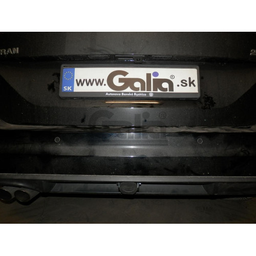 V082V GALIA Полностью оцинкованный фаркоп на Volkswagen Touran 2015-. Подрозетник убирается за бампер. Тип шара: AV (вертикальное быстросъемное крепление шара на ключе). Установка без выреза бампера. Нагрузки: 2000/100 кг, масса фаркопа 15,72 кг