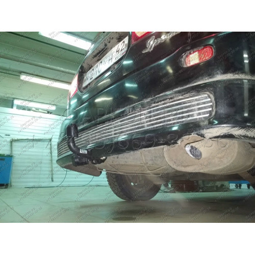 O 54 AUTO-HAK Фаркоп для Toyota Picnic 5 дверей 1996-2001, Toyota Ipsum 1995-2001, Toyota Avensis Verso 1995-2001. Требуется подрезка бампера. Тип шара: A. Нагрузки: 1500/60 кг, масса фаркопа 15,3 кг