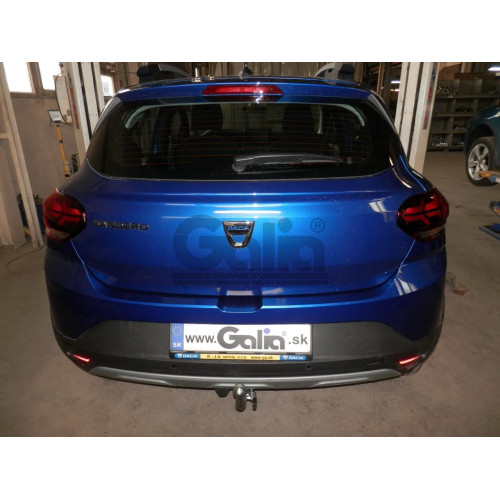 D050C GALIA Полностью оцинкованный фаркоп на Dacia Sandero III 2020-, Dacia Sandero Stepway III 2020-. Тип шара: C (горизонтальный съемный). Невидимый вырез бампера. Нагрузки: 1200/75 кг, масса фаркопа 13,77 кг