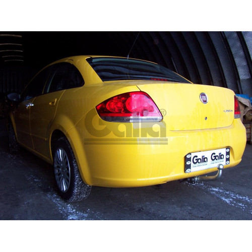 F108C GALIA Полностью оцинкованный фаркоп на FIAT Linea 2007-2015. Подрозетник убирается за бампер. Тип шара: C (горизонтальный съемный). Невидимый вырез бампера. Нагрузки: 1200/70 кг, масса фаркопа 19,06 кг