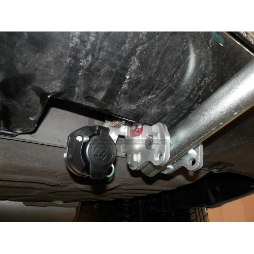 F108C GALIA Полностью оцинкованный фаркоп на FIAT Linea 2007-2015. Подрозетник убирается за бампер. Тип шара: C (горизонтальный съемный). Невидимый вырез бампера. Нагрузки: 1200/70 кг, масса фаркопа 19,06 кг