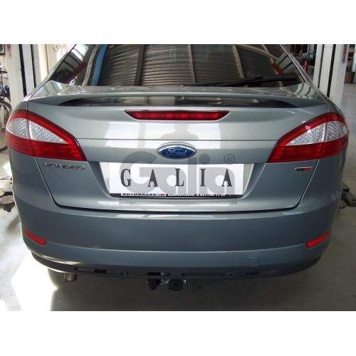 F112C GALIA Полностью оцинкованный фаркоп на Ford Mondeo хетчбек 5 дверей 2007-2015. Подрозетник убирается за бампер. Тип шара: C (горизонтальный съемный). Без выреза бампера. Нагрузки: 2000/80 кг, масса фаркопа 14,87 кг