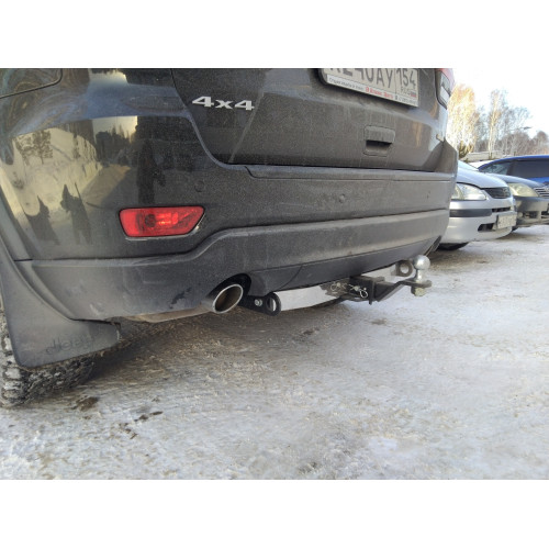 FA 0977-E Бизон Фаркоп на Jeep Grand Cherokee 2010-2021 без подрезки бампера. Тип шара: E (легкосъемный шар под квадрат). Нагрузки: 3500/120 кг. Не комплектуется электрикой