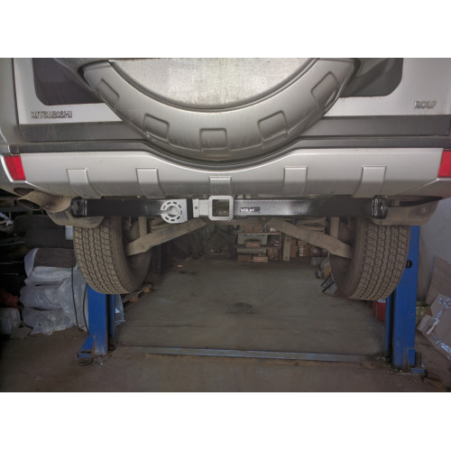 FA 0978-E Бизон Фаркоп на Mitsubishi Pajero IV 2007-2020, Mitsubishi Pajero III 2000-2007 без подрезки бампера. Тип шара: E (легкосъемный шар под квадрат). Нагрузки: 3500/120 кг. Не комплектуется электрикой