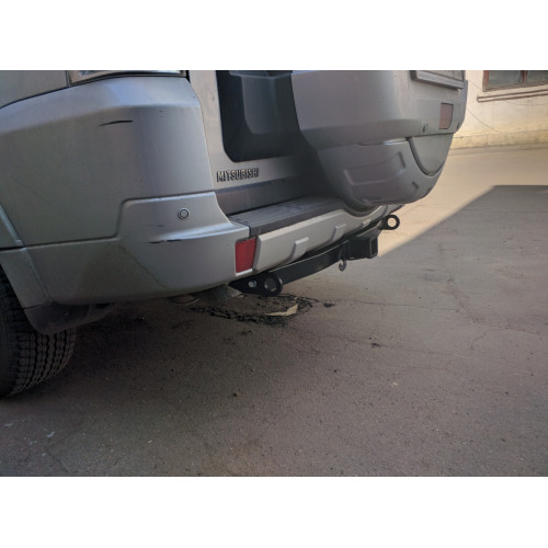 FA 0978-E Бизон Фаркоп на Mitsubishi Pajero IV 2007-2020, Mitsubishi Pajero III 2000-2007 без подрезки бампера. Тип шара: E (легкосъемный шар под квадрат). Нагрузки: 3500/120 кг. Не комплектуется электрикой