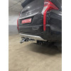 FA 1005-E(N) Бизон Фаркоп с хромированной накладкой на Mitsubishi Pajero Sport II 2008-2016, Mitsubishi Pajero Sport III 2016-2021 без подрезки бампера. Тип шара: E (легкосъемный шар под квадрат). Нагрузки: 3200/120 кг. Не комплектуется электрикой