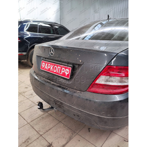 M125A GALIA Полностью оцинкованный фаркоп на Mercedes C-Class w204 седан 2007-2014 / s204 универсал 2007-2014, не подходит для AMG, не подходит на широкий бампер. Подрозетник убирается за бампер. Тип шара: A. Без выреза бампера. Нагрузки: 1900/100 кг, мас
