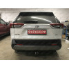 T072C GALIA Полностью оцинкованный фаркоп на Toyota RAV4 V XA50 2019-2025, Suzuki Across 2020-2025. Тип шара: C (горизонтальный съемный). Установка без снятия и выреза бампера. Нагрузки: 2100/100 кг, масса фаркопа 19,52 кг