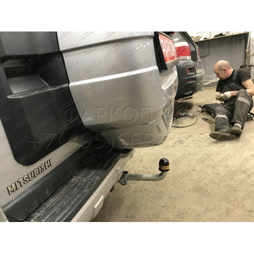 91310-A MOTODOR Фаркоп с оцинкованным шаром на Mitsubishi Pajero III 2000-2007, Mitsubishi Pajero lV 2007-2020 без выреза в бампере. Тип шара: A. Нагрузки: 2000/100 кг, масса фаркопа 20,6 кг (без электрики в комплекте)