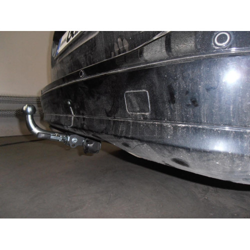M125A GALIA Полностью оцинкованный фаркоп на Mercedes C-Class w204 седан 2007-2014 / s204 универсал 2007-2014, не подходит для AMG, не подходит на широкий бампер. Подрозетник убирается за бампер. Тип шара: A. Без выреза бампера. Нагрузки: 1900/100 кг, мас